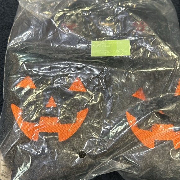 NWT Fun.com Fuzzy Black Halloween Jack O’ Lantern women’s slippers size 11-12 - Picture 2 of 4